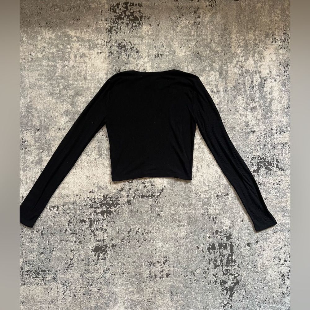 Forever 21 Black Ribbed Long Sleeve Crop Top, size medium - Picture 2 of 5